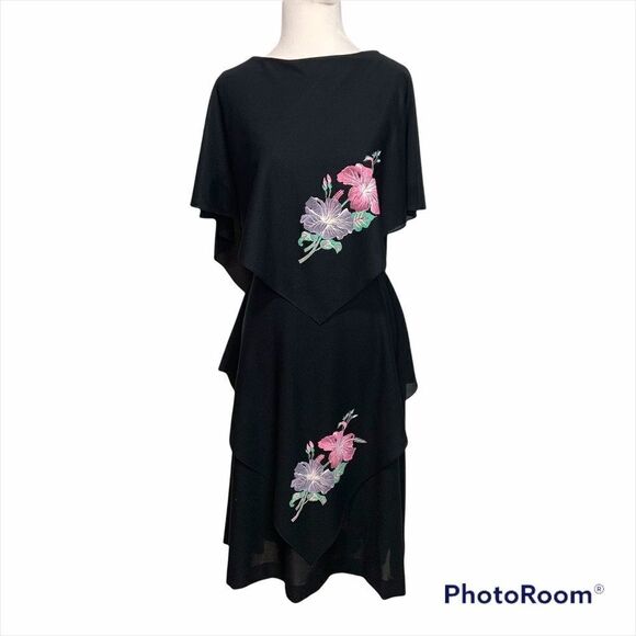 Vintage Gilbeirti Floral Shawl Dress - Picture 1 of 6